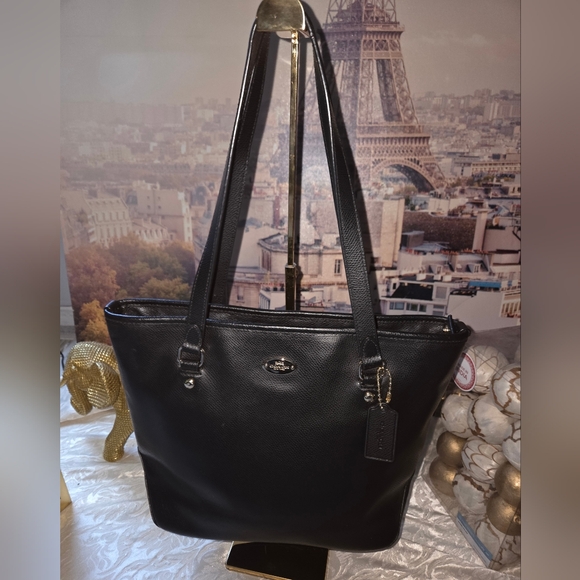 Coach Handbags - Coach Crossgrain Leather Tote
